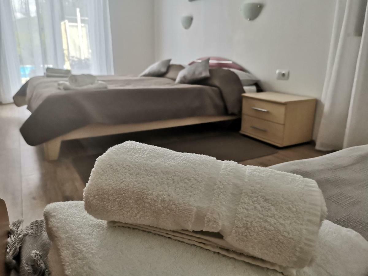 Guest House Surina App Surina'S Green Holiday Rupa ภายนอก รูปภาพ