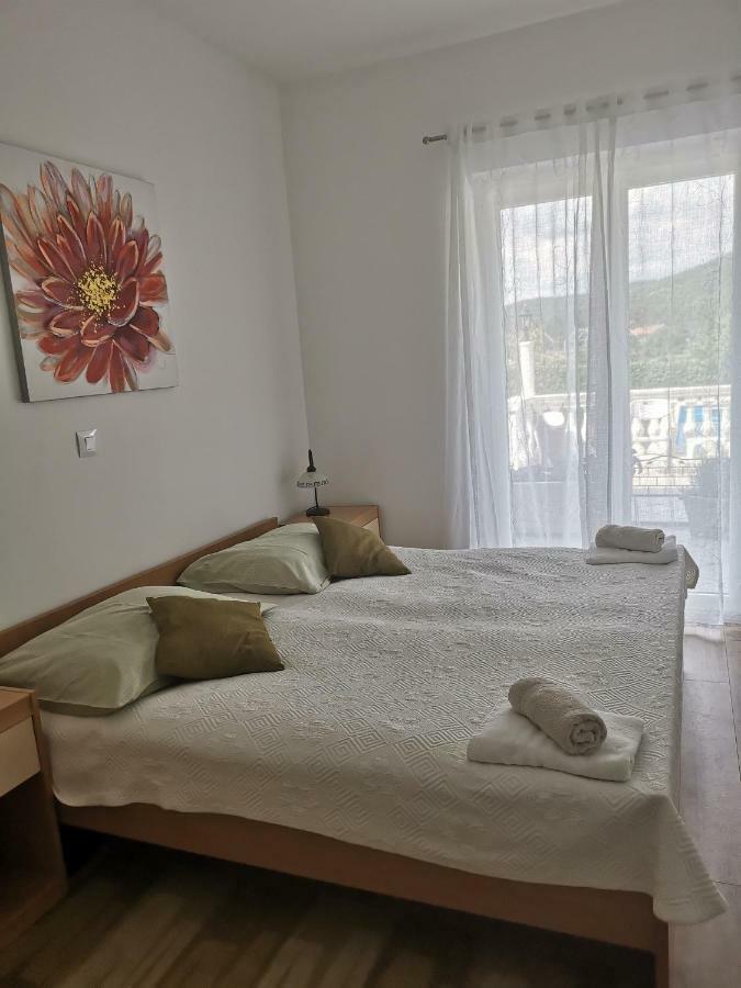 Guest House Surina App Surina'S Green Holiday Rupa ภายนอก รูปภาพ